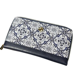 Blue White Adrienne Vittadini Travel Passport Documents Wallet‎ Holder Zip Up